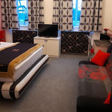 Penzion U Bernardyna Tachov  Buitenkant foto